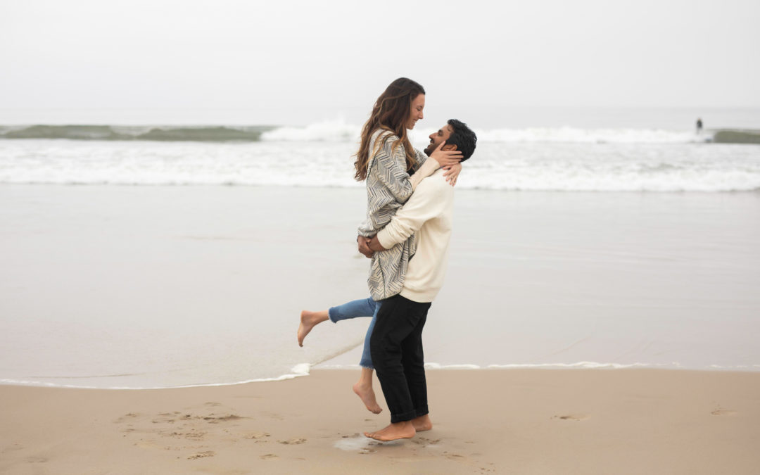 romantic beach proposal photography